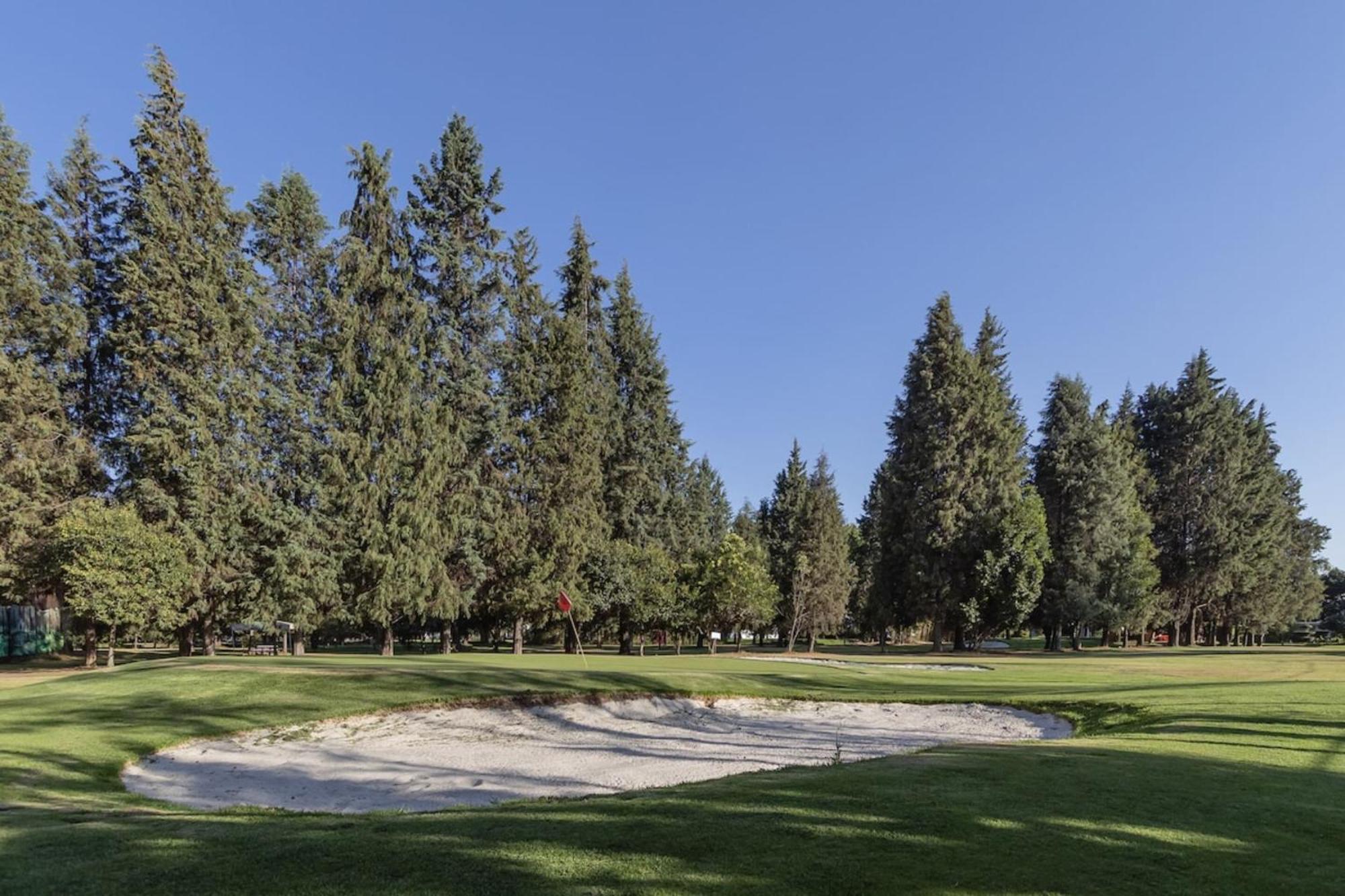 Capital O La Huerta Golf & Hotel Чолула Экстерьер фото